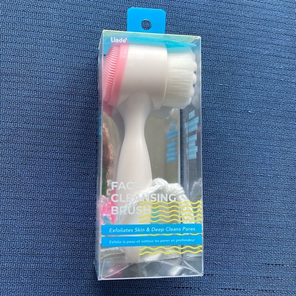 Lindo Other - ❇️5/$20 Facial Cleaning Brush